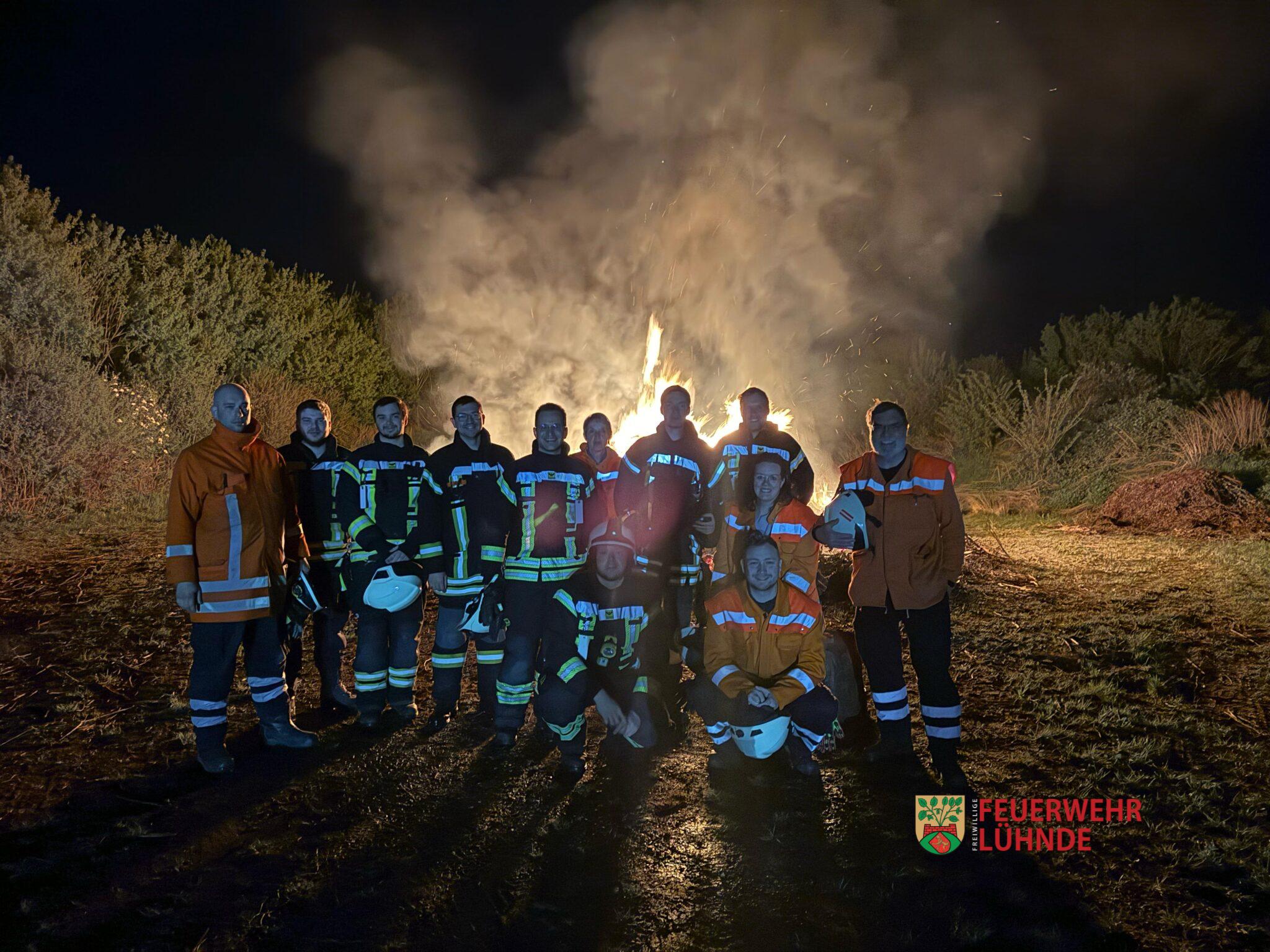Mehr über den Artikel erfahren Vermutliche Brandstiftung Osterfeuer Lühnde / Osterfeuer findet dennoch statt!